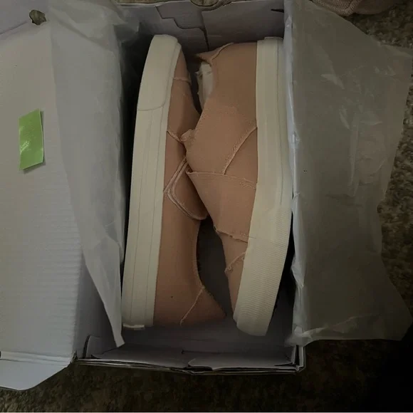 Gypsy Jazz Sneakers - Picture 3 of 5